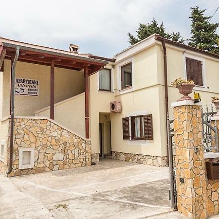 Apartmani Antonella Premantura Esterno foto