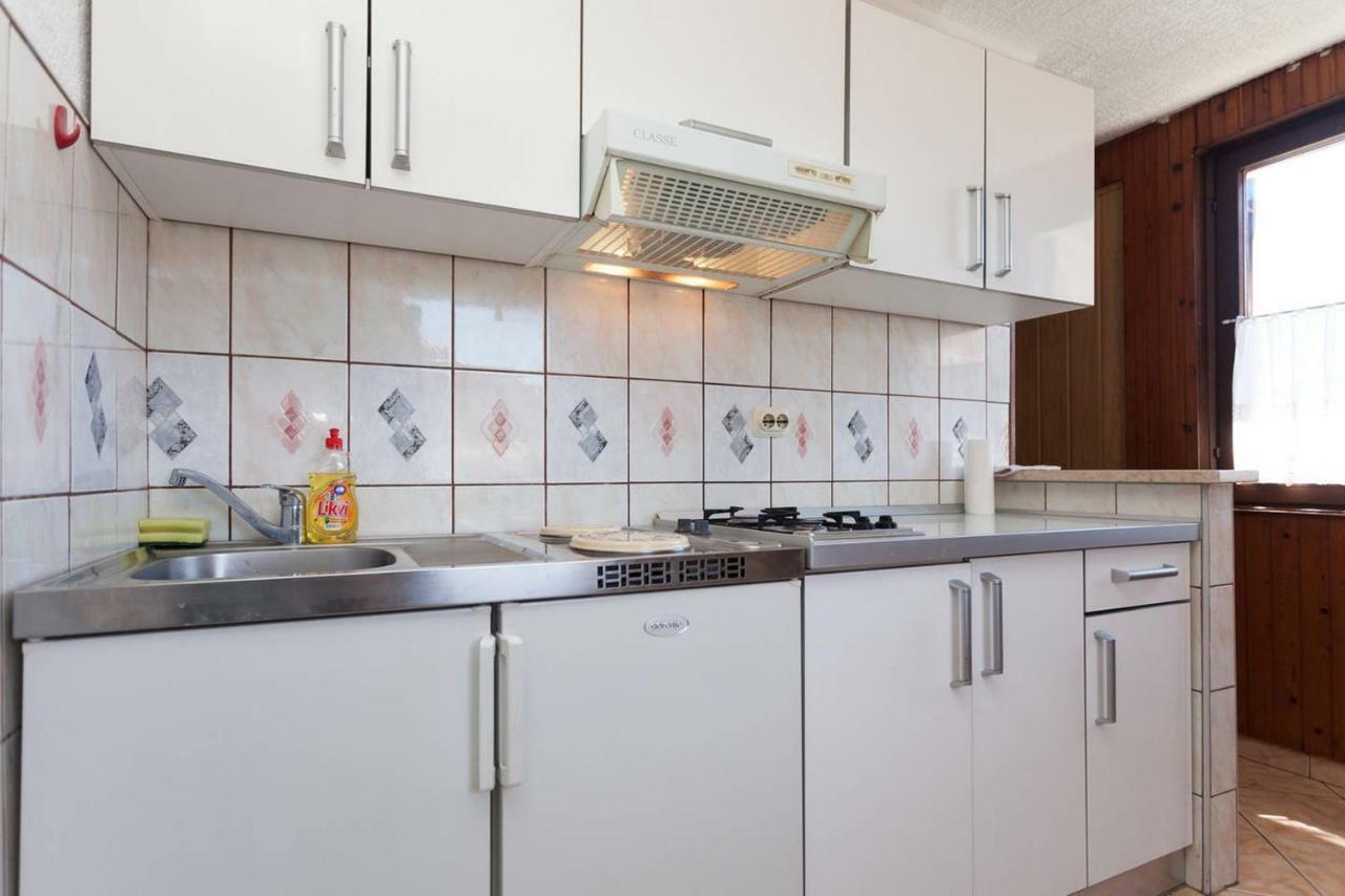 Apartmani Antonella Premantura Esterno foto