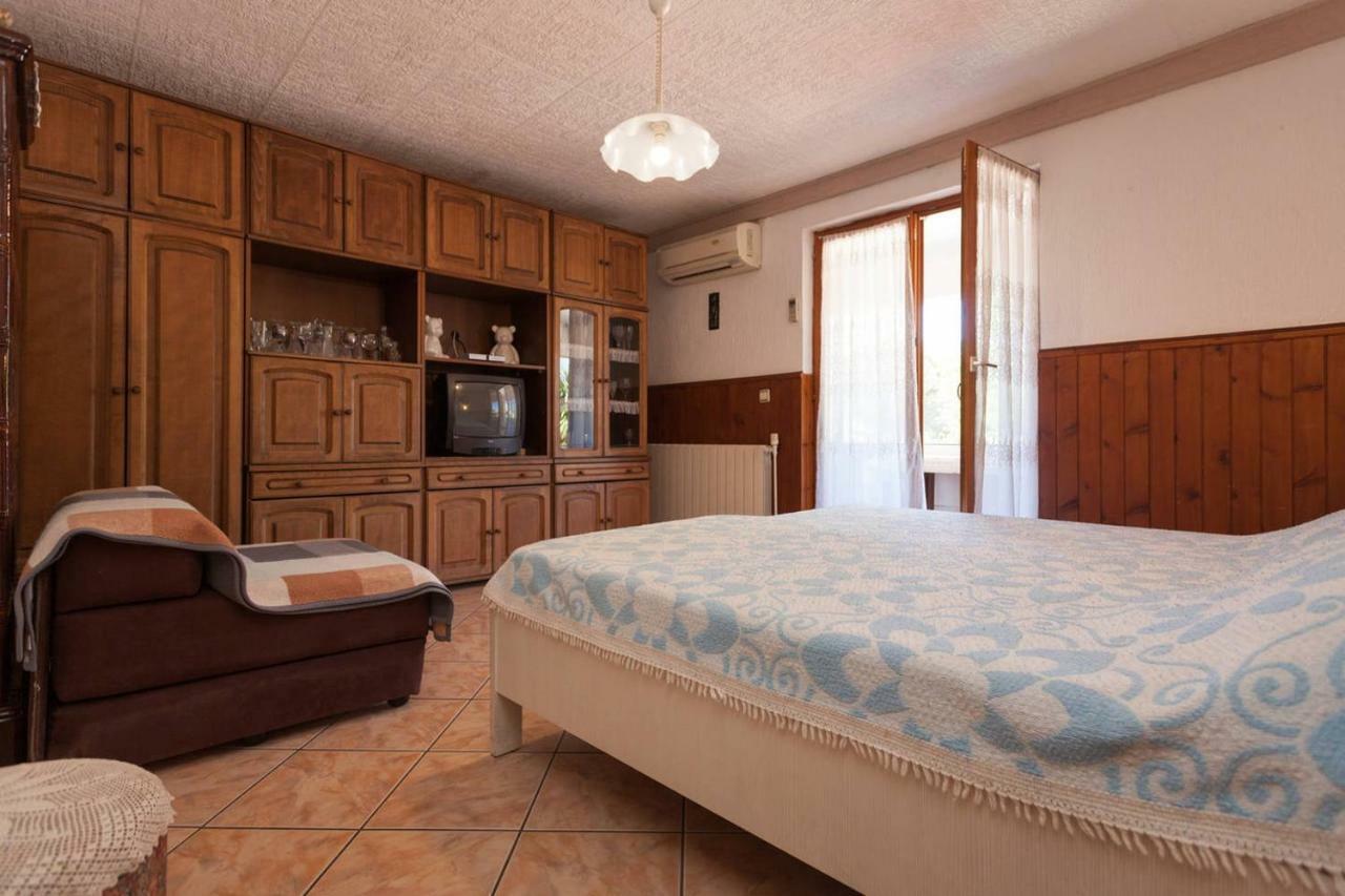 Apartmani Antonella Premantura Esterno foto