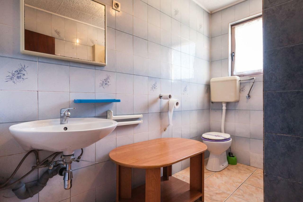 Apartmani Antonella Premantura Esterno foto
