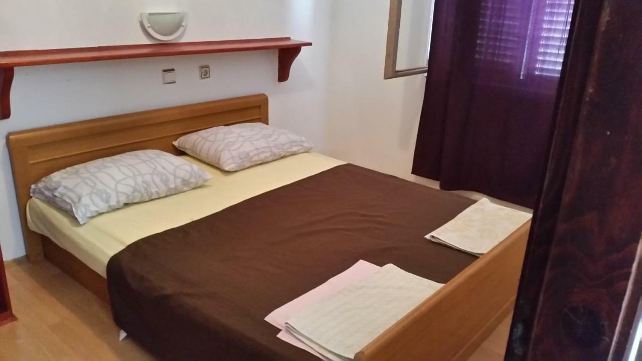 Apartmani Antonella Premantura Esterno foto