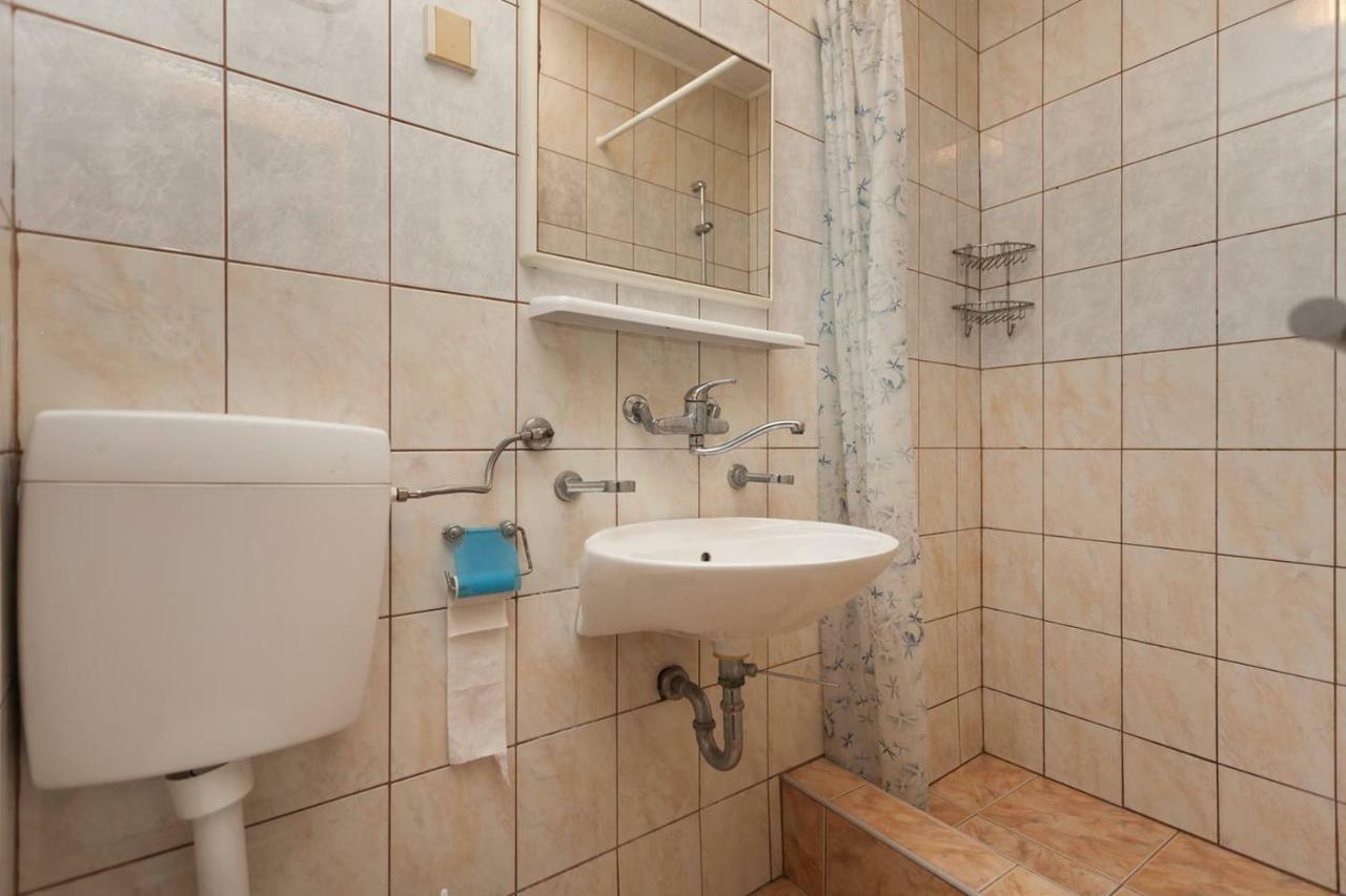 Apartmani Antonella Premantura Camera foto