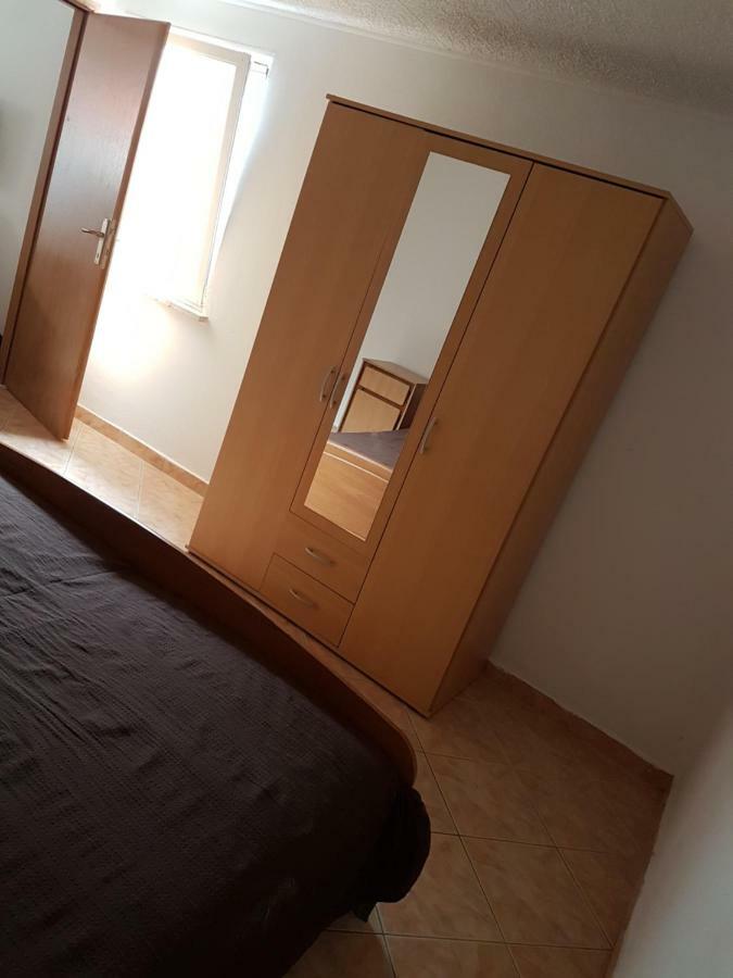 Apartmani Antonella Premantura Esterno foto