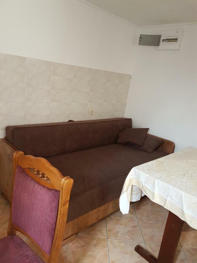Apartmani Antonella Premantura Esterno foto