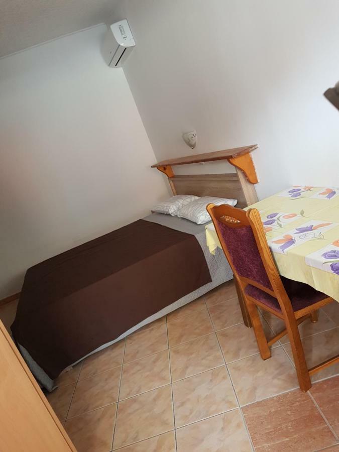 Apartmani Antonella Premantura Esterno foto