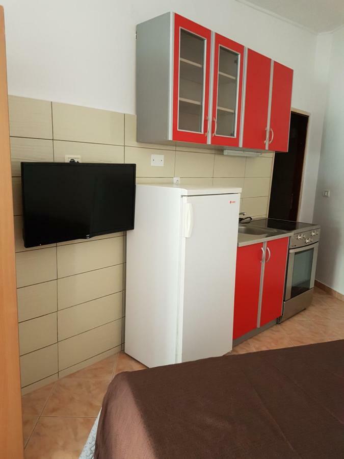 Apartmani Antonella Premantura Esterno foto